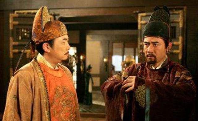 从服饰借代词看古代人物的社会身份，黄袍、红袖、青衣，什么意思