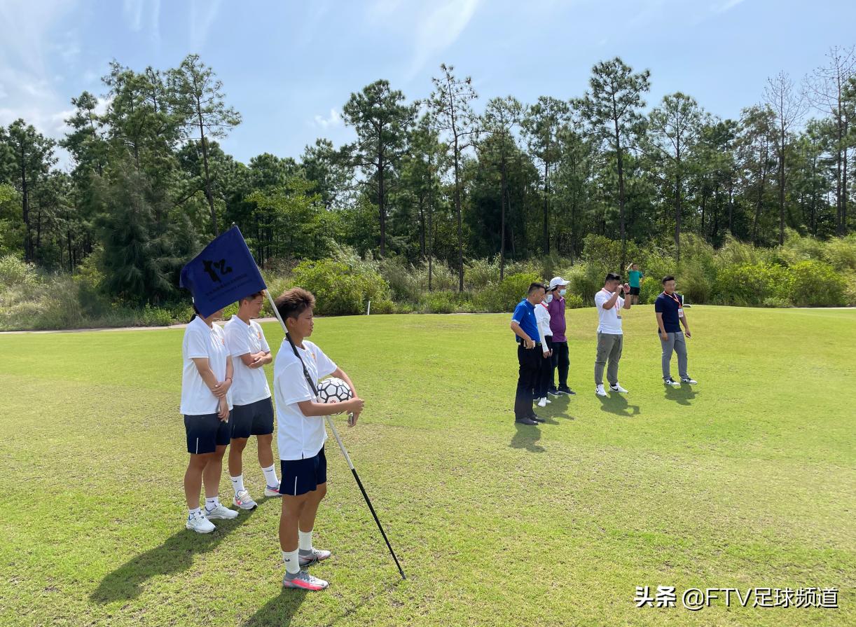 足球高尔夫两开花女乙举办足球高尔夫挑战赛