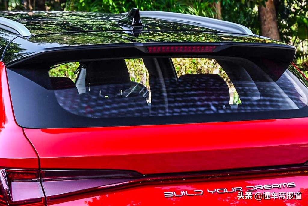 新能源比亚迪e2汽车测评,全新比亚迪e2到店实拍