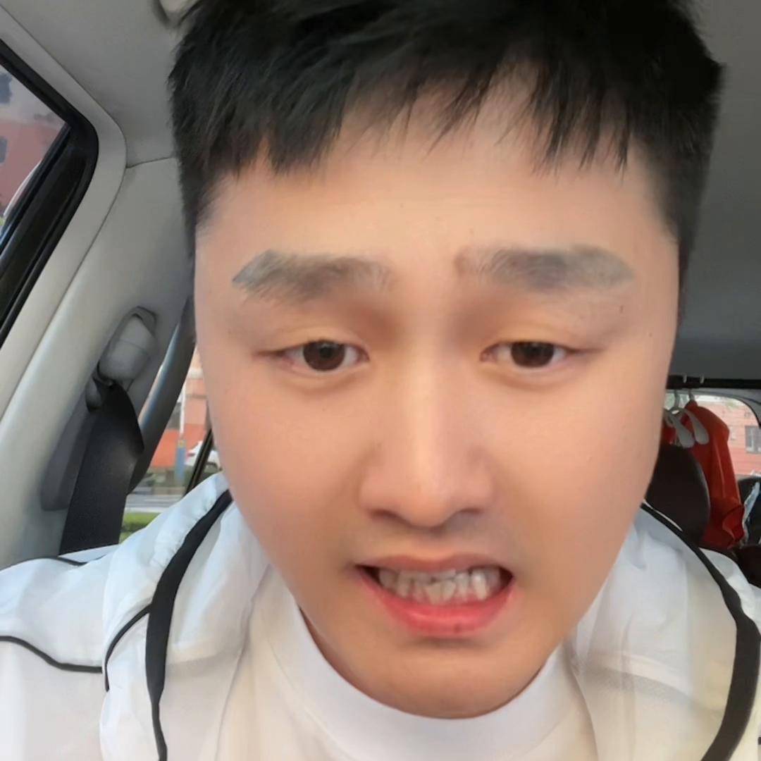 海马体登记照多长时间拍完,海马体登记照哪套衣服好看