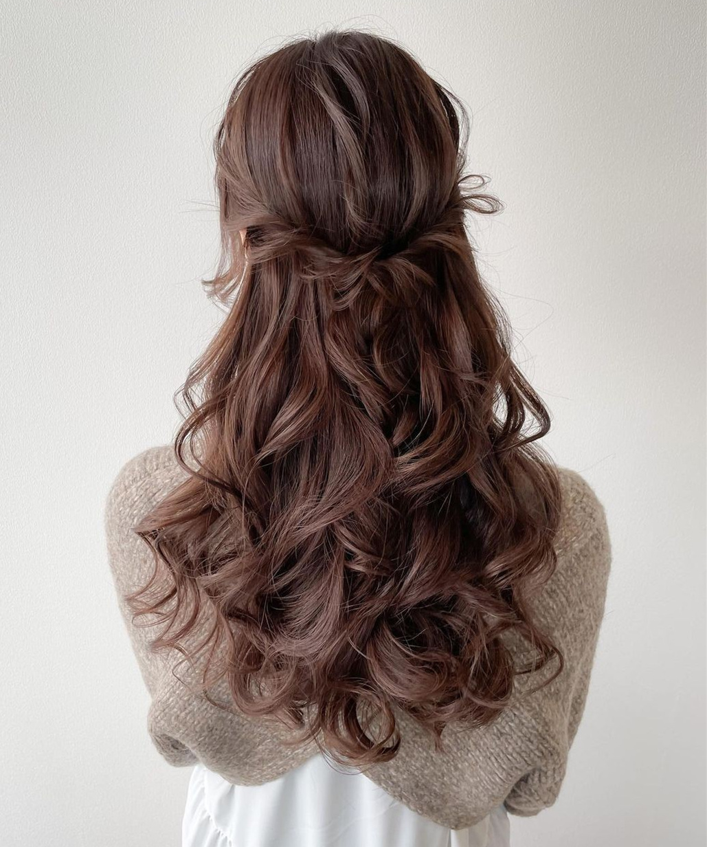 半披半扎卷发简单又好看,烫完羊毛卷发型怎么扎好看