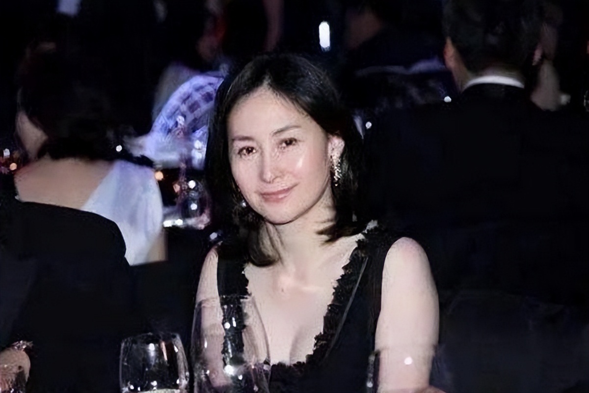 优秀白手起家的年轻富婆,从白手起家到世界500强的富婆