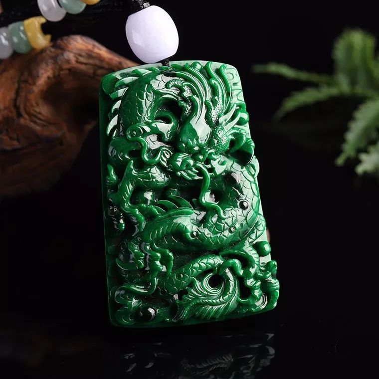 男人戴翡翠有什么讲究吗,男人戴翡翠观音好还是山水牌好