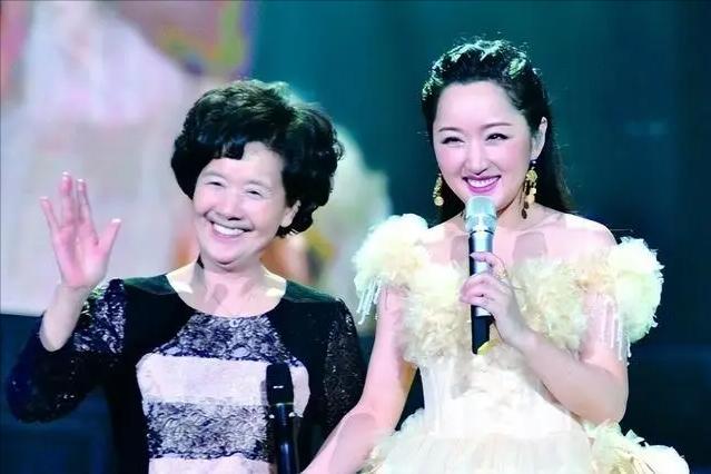 52岁的杨钰莹婚姻情况,52岁杨钰莹为何至今未婚