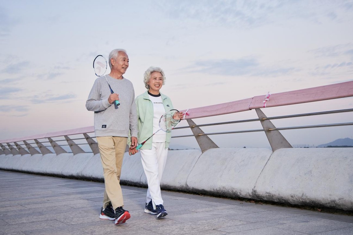 奶奶灰奶奶鞋,奶奶灰老爹鞋