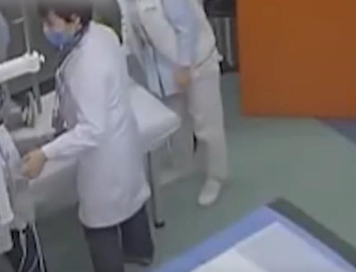 3岁男童补牙意外身亡母亲崩溃,3岁男孩补牙死亡