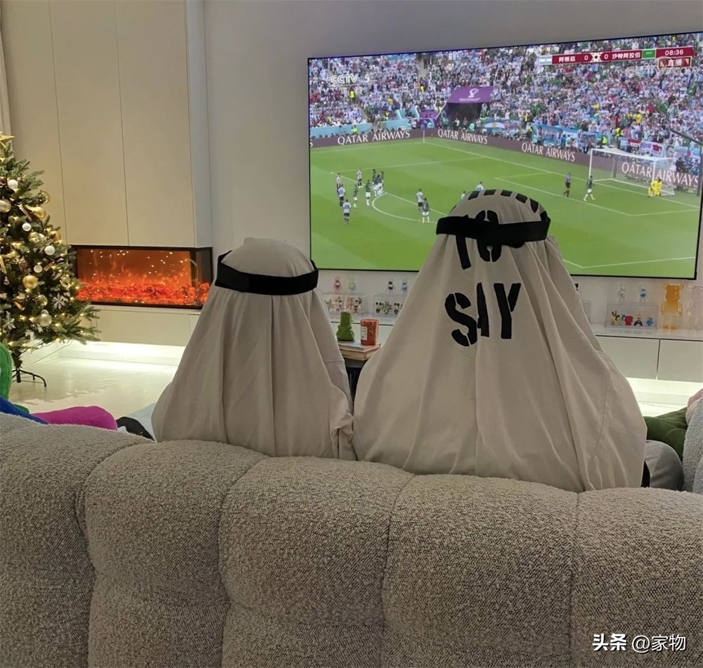 布置豪华客厅看世界杯,足球球迷怎么装饰自己的房间