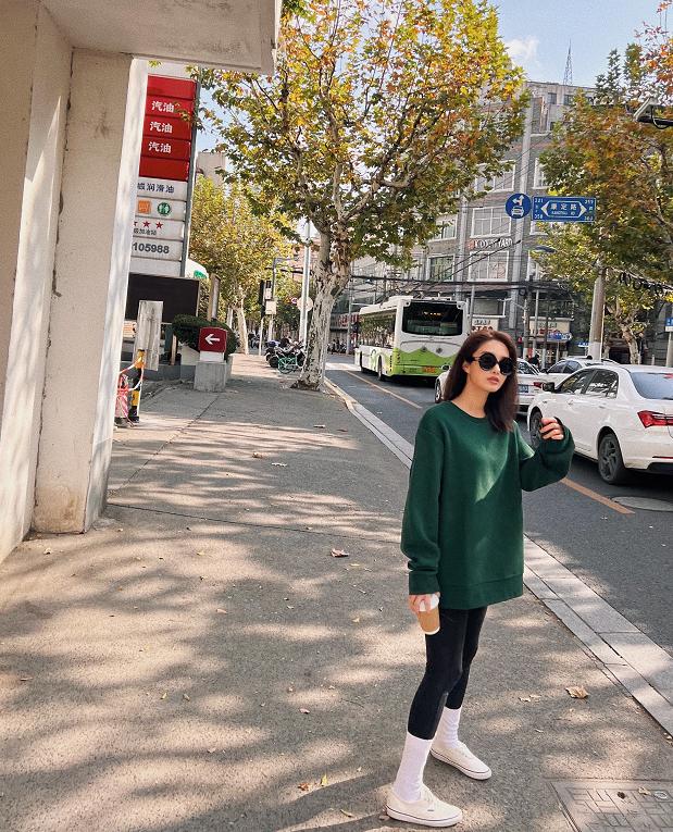 杨采钰西装裤搭配,杨采钰穿高级复古装