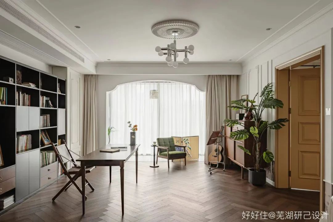 入户门正对次卧户型,长条户型进门对着次卧