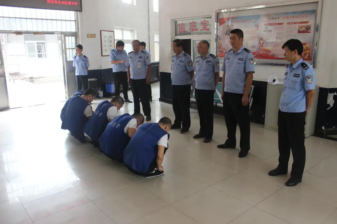 服刑人员初进监狱的第一天，都要经历一些什么？