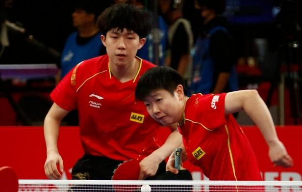 世乒赛混双王楚钦孙颖莎升国旗,孙颖莎王楚钦混双釜山世乒赛