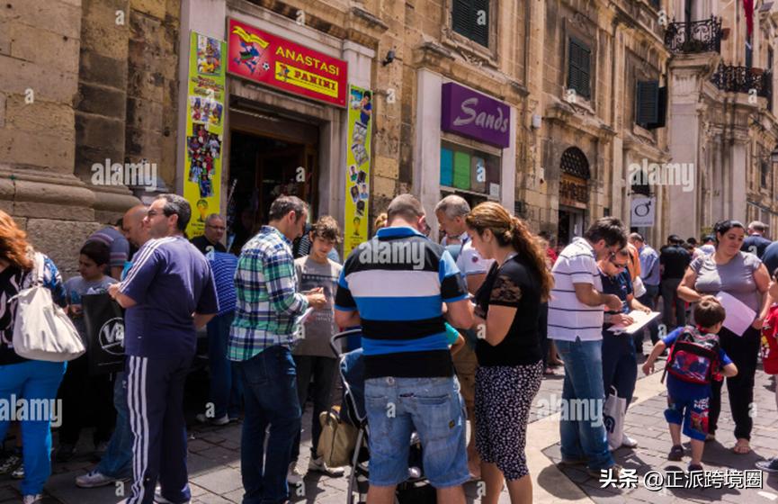 墨西哥大爷不惜千金一掷？世界杯集邮贴纸卡，疯狂收割5亿美元