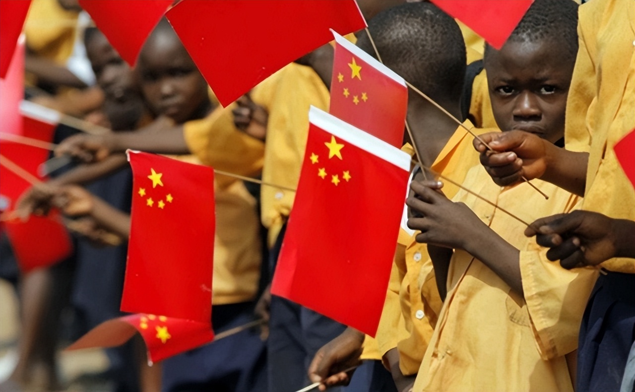 中国援助非洲太卖力，军事经济全方位“保姆”式调教，值得么？