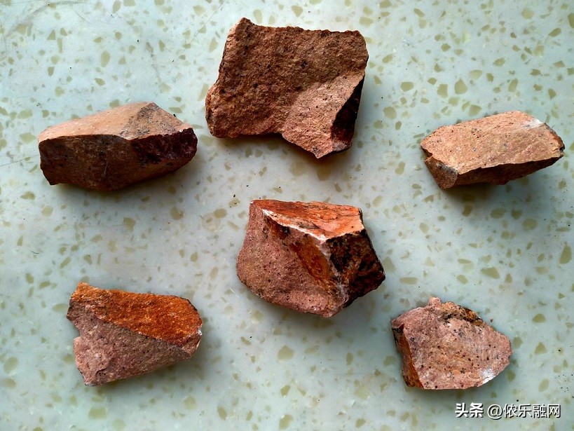 深色基质的都是碳质球粒陨石吗,红色基质黑色球粒是什么陨石