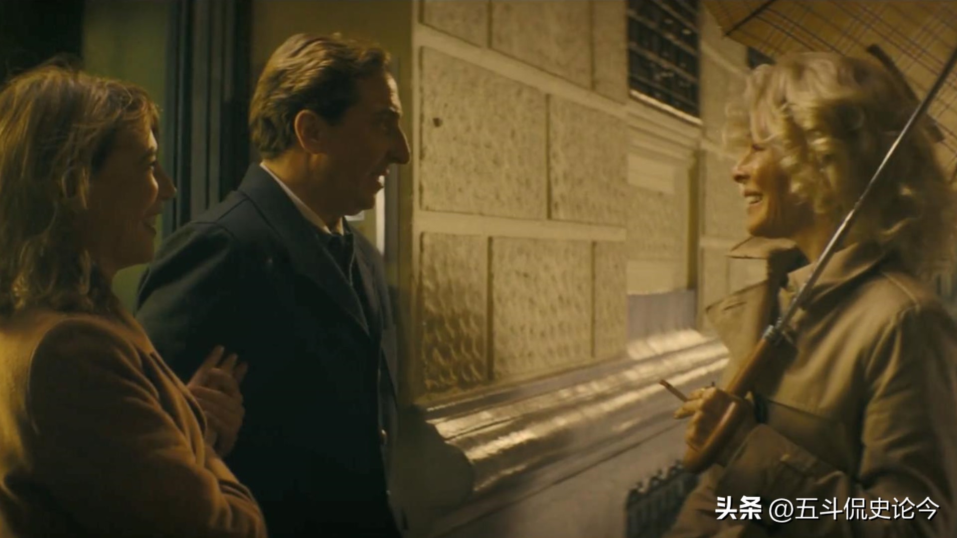 西班牙悬疑电影老太太,西班牙驱魔电影有女巫拿水晶球的