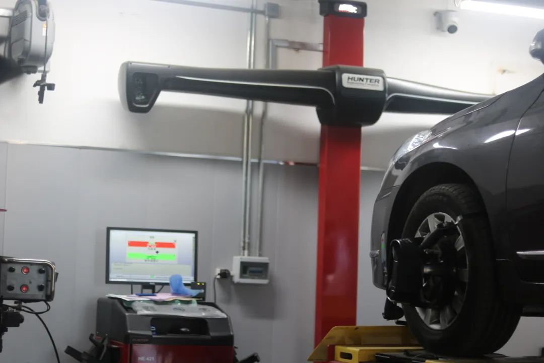 09天籁全车翻新整改多少钱,日产天籁自己撞烂了维修多少钱