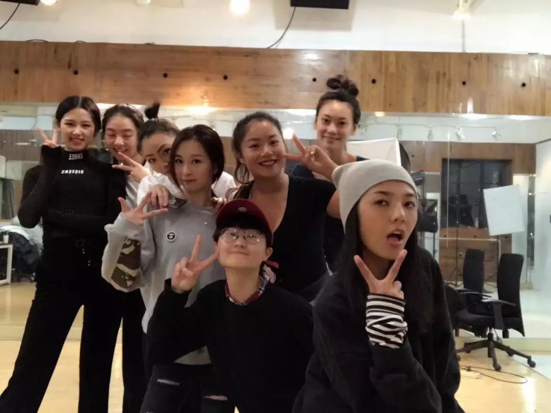 carrie经纪人多大,carrie签约艺人