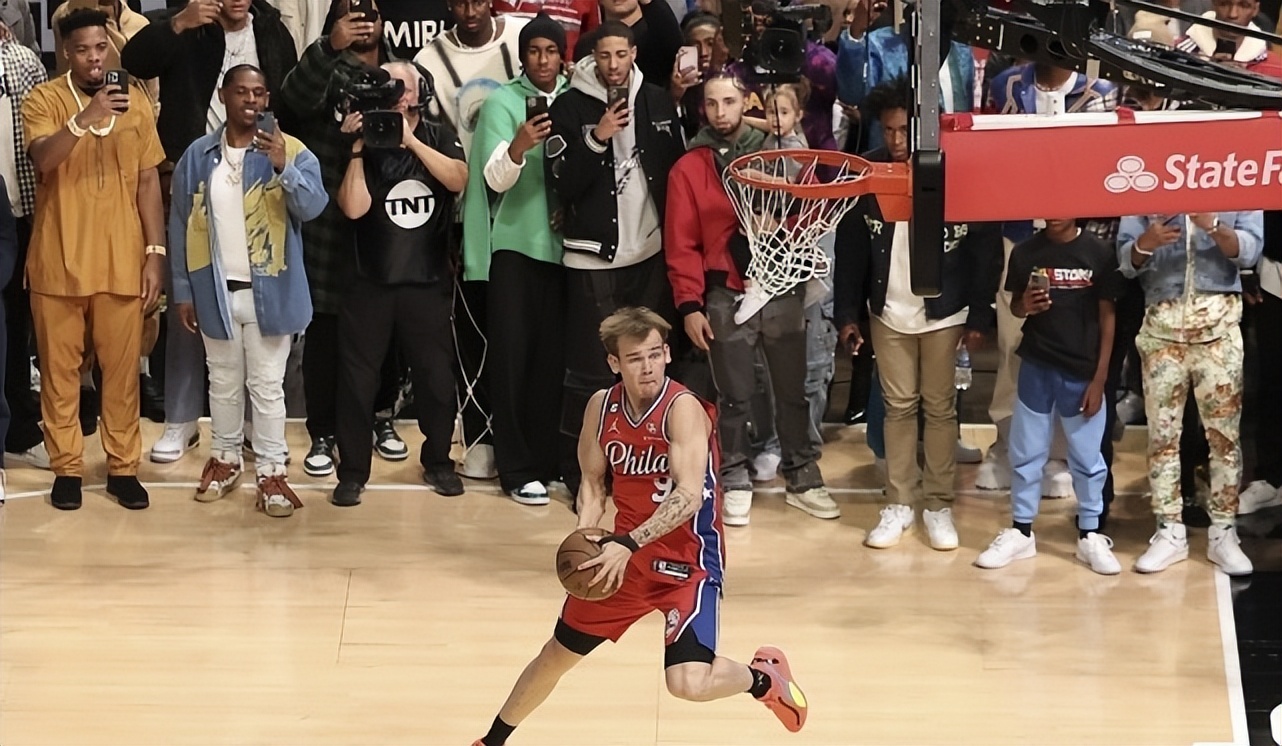 全明星总动员：他是新科扣篮王麦克朗也是扣篮大赛历史首张外卡