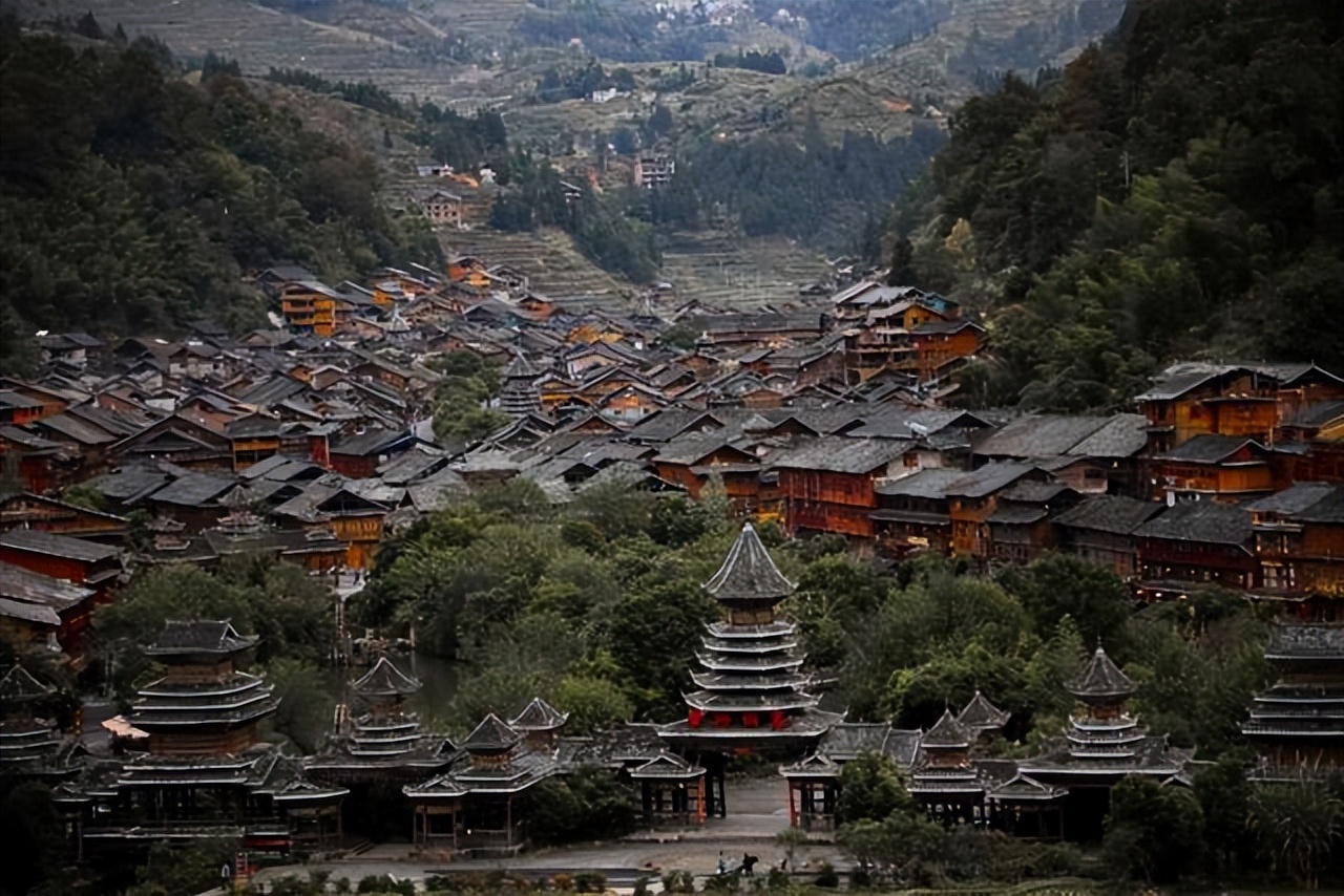 武汉去贵州跟团游怎么玩便宜省钱,贵州游玩详细攻略图片