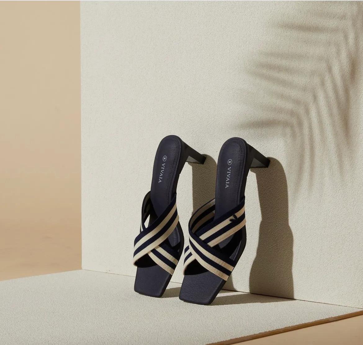 脚宽胖适合穿什么鞋凉鞋,脚胖脚宽穿什么样的凉鞋显脚瘦