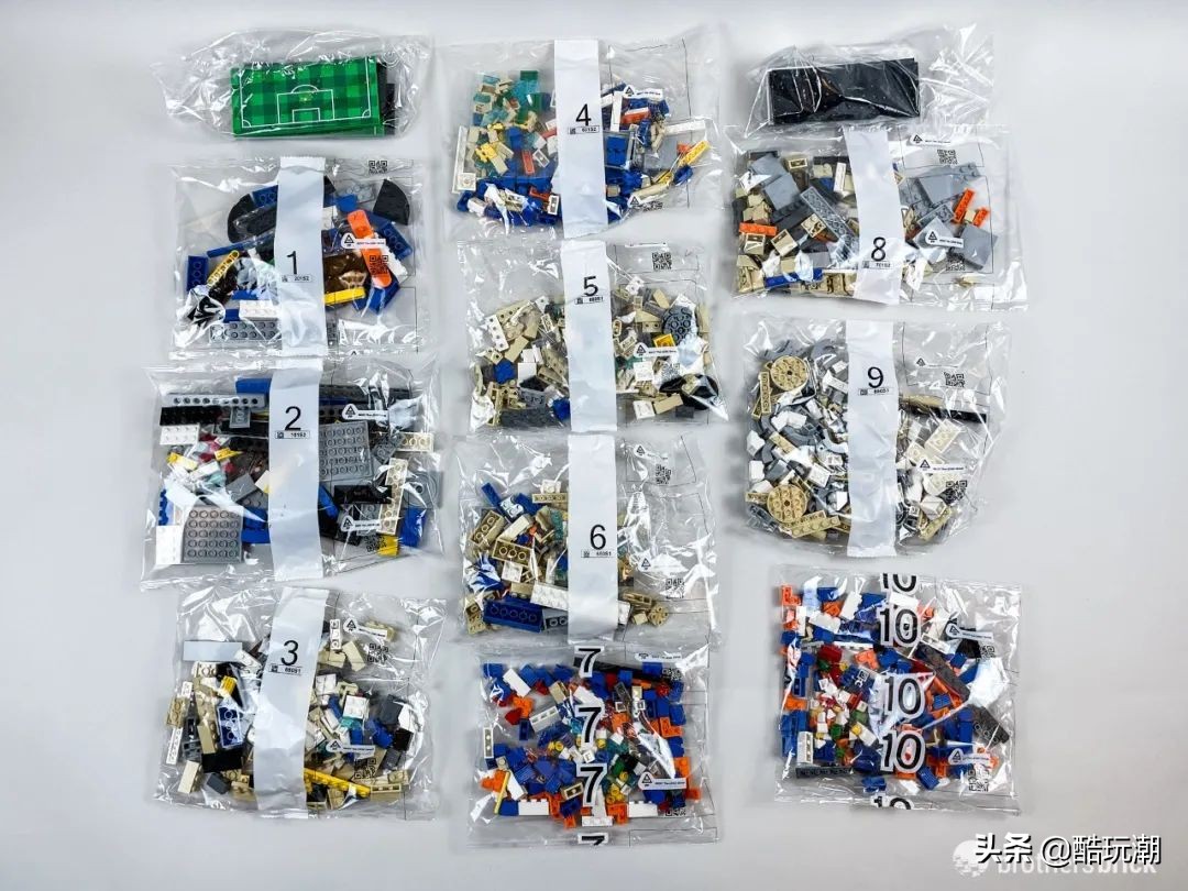 乐高10284诺坎普球场开箱,乐高皇家马德里球场