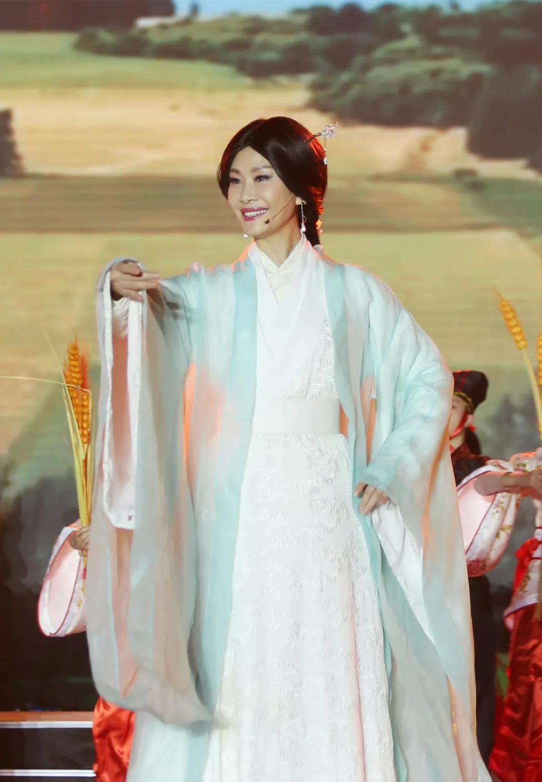 于文华与李凡差几岁,于文华和李凡怎么分开