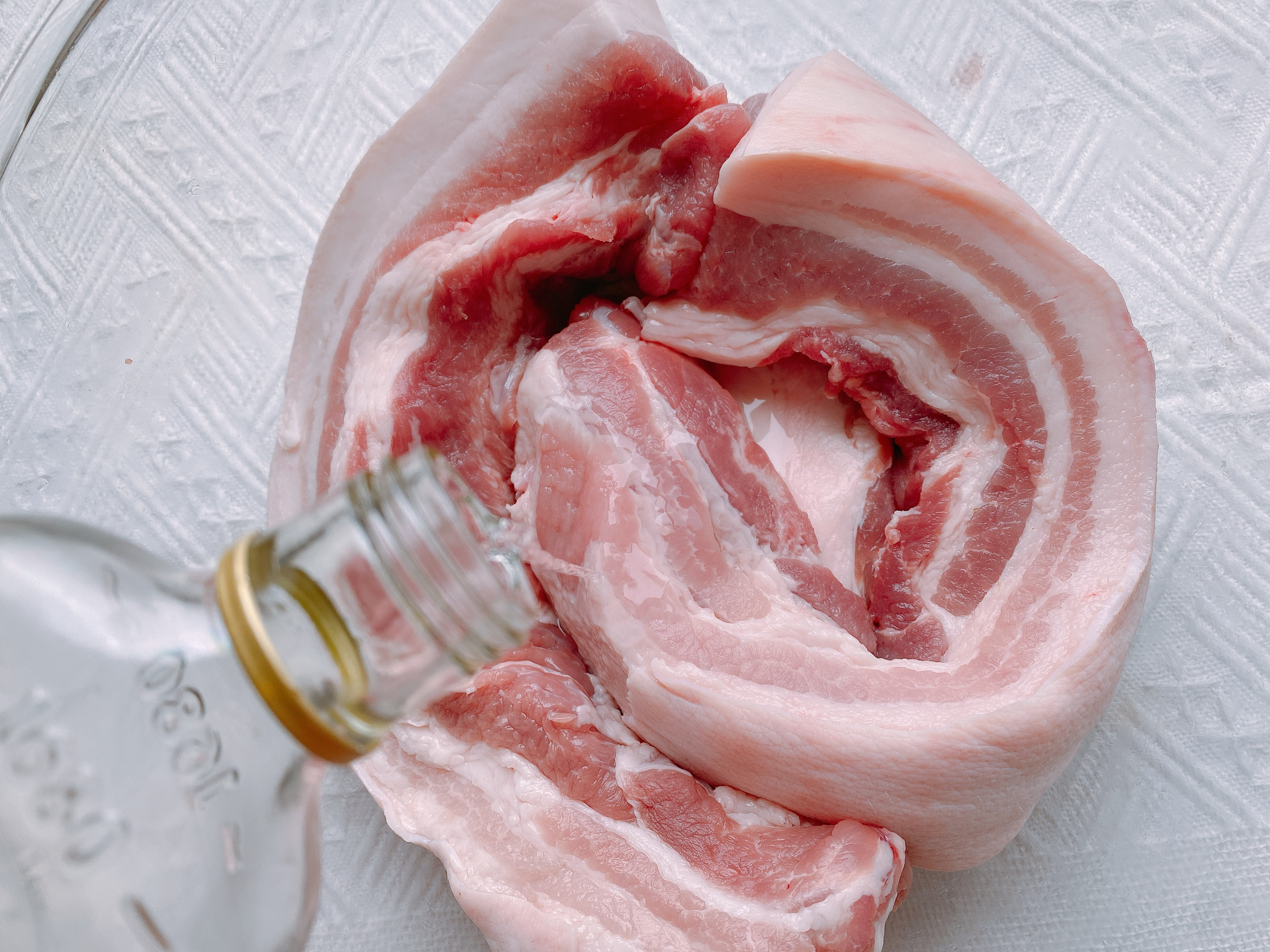 酱油肉还有哪些制作技巧,酱油肉的做法要不要带皮