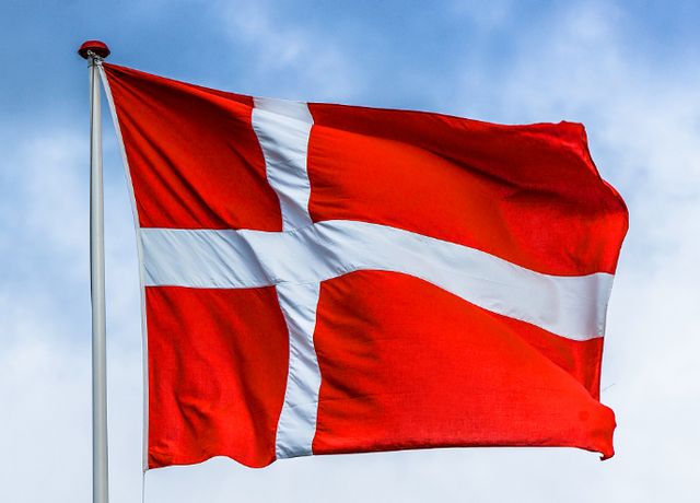 全面围堵中国？刚关闭重庆总领馆，丹麦又撤销中企矿业许可证