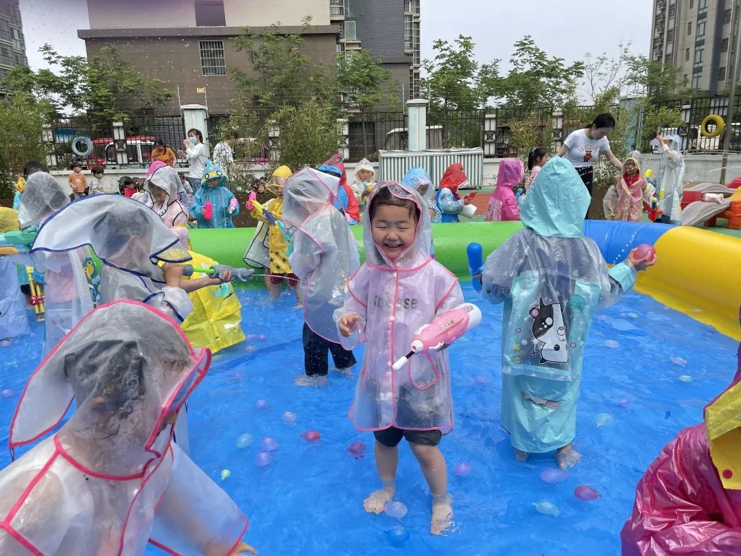 倾听儿童相伴成长六一节视频,六一儿童游玩活动