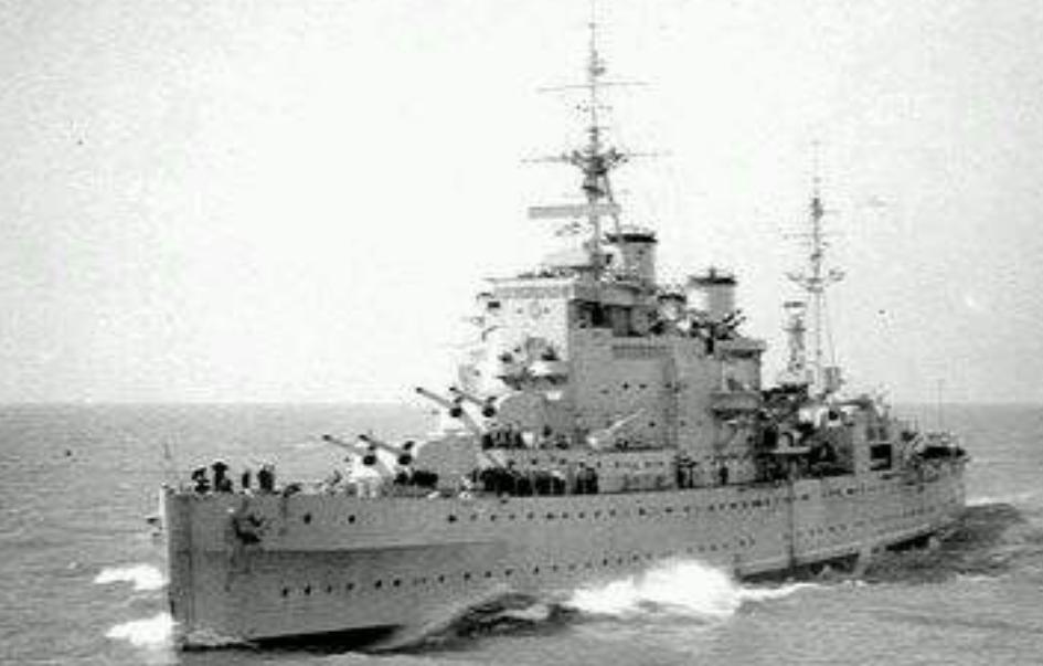 解放军炮轰英军紫石英号战舰片段,1949年解放军炮击英舰紫石英号