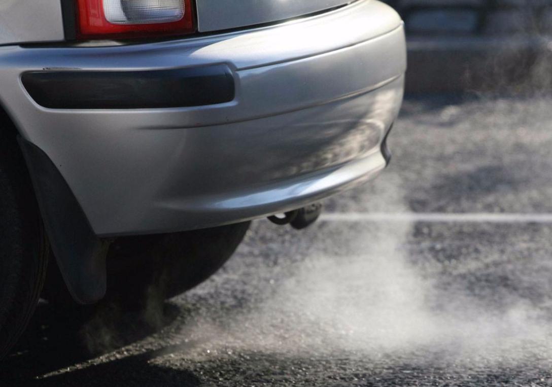 男子新车跑20万公里，成功将车跑报废，4S店：买完车就没有熄过火