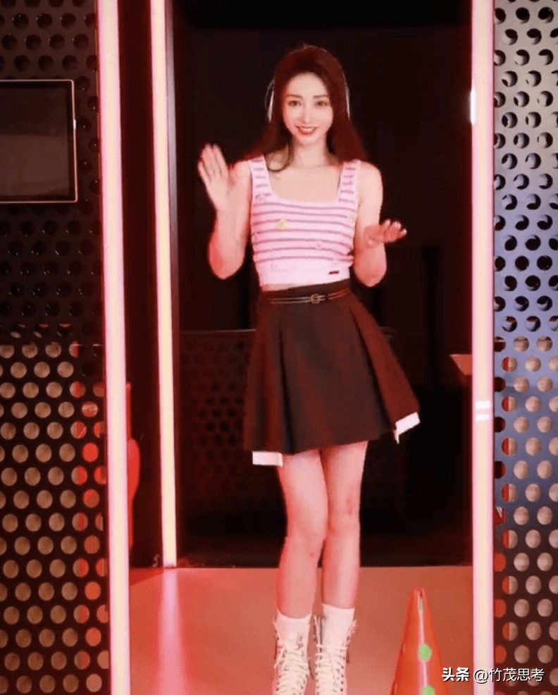 柳岩欧洲杯,柳岩世界杯变身足球