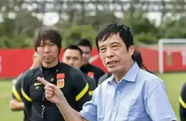 跟踪爆料李铁案、自诩“推动中国足球反腐”记者被禁言，原因有二