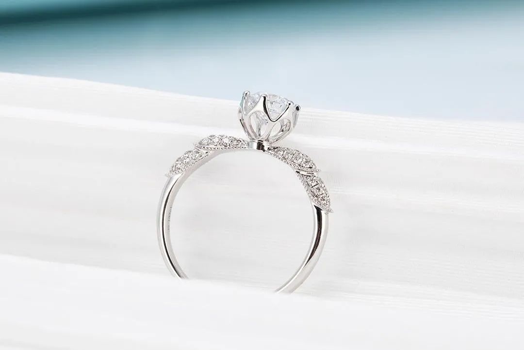 新人如何正确挑选钻戒,买结婚钻戒要注意什么事项