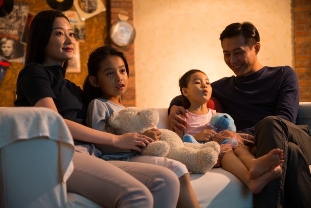 她58岁退休工资8000,外孙说:让我留这儿吧,我很乖,我能带妹妹