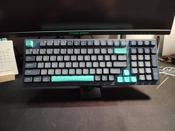 三模机械键盘横评,三百内的三模机械键盘测评