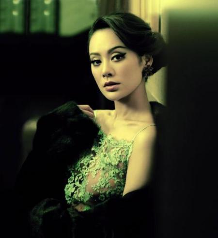 看烦了满屏的“纸片人”“排骨胸”，这几位有肉感的女星才是真美