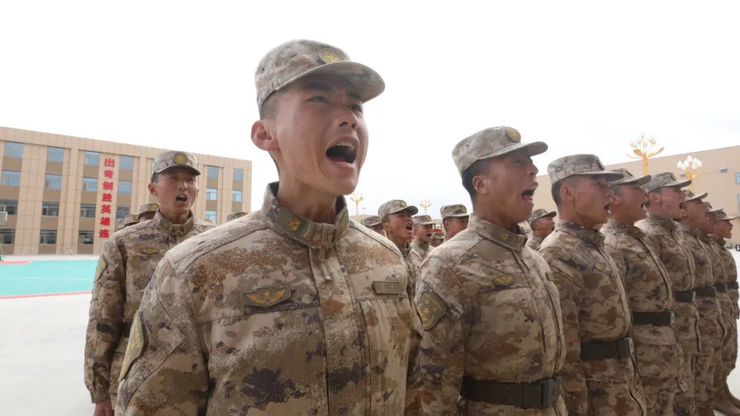 邱少云的一生视频简介,邱少云与战友的约定