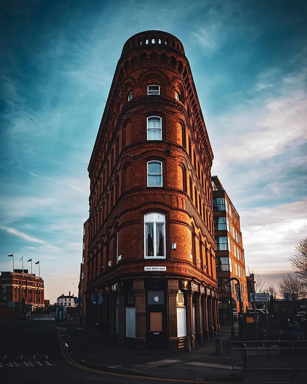 留学英国大学本科有哪些专业,英国留学硕士土木工程学校排名