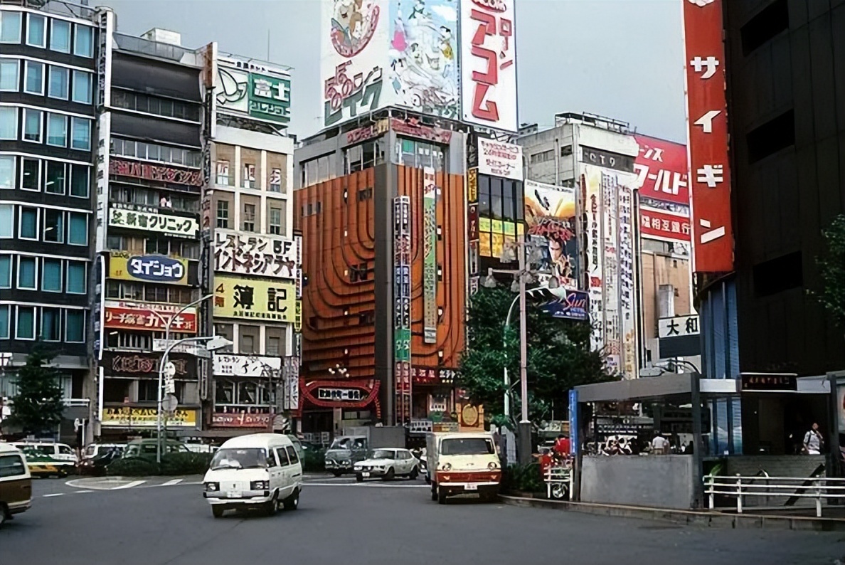 日本房价崩之后的经济轨迹,日本房价暴跌贷款买房的人怎么办