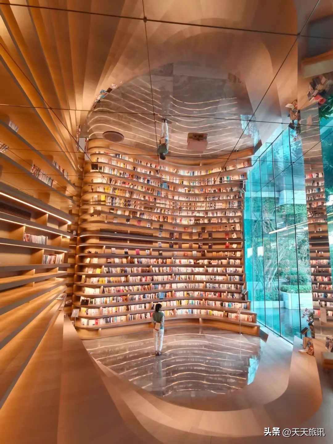 坐地铁看海,坐着地铁去看海南京