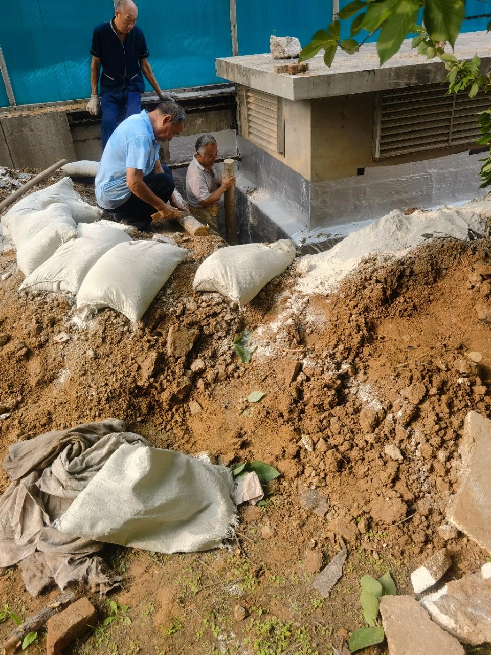 天有一双手——记军休干部吴建德义务为民服务11年