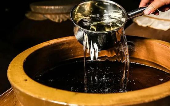 散装白酒市场价,散装白酒卖999一斤