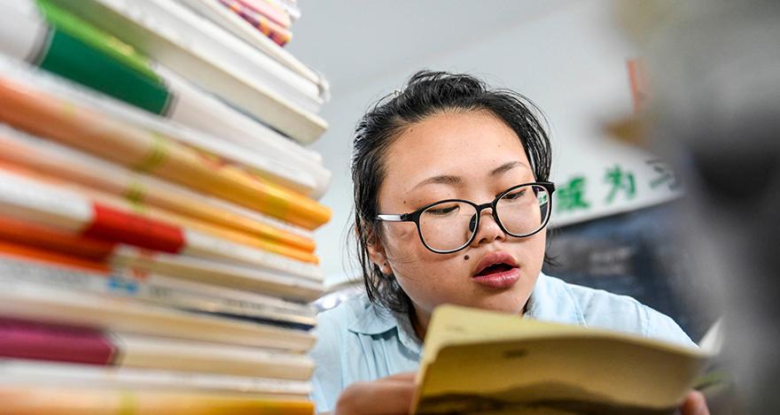 我的梦想早已被现实摧残,我的梦想被父母摧残