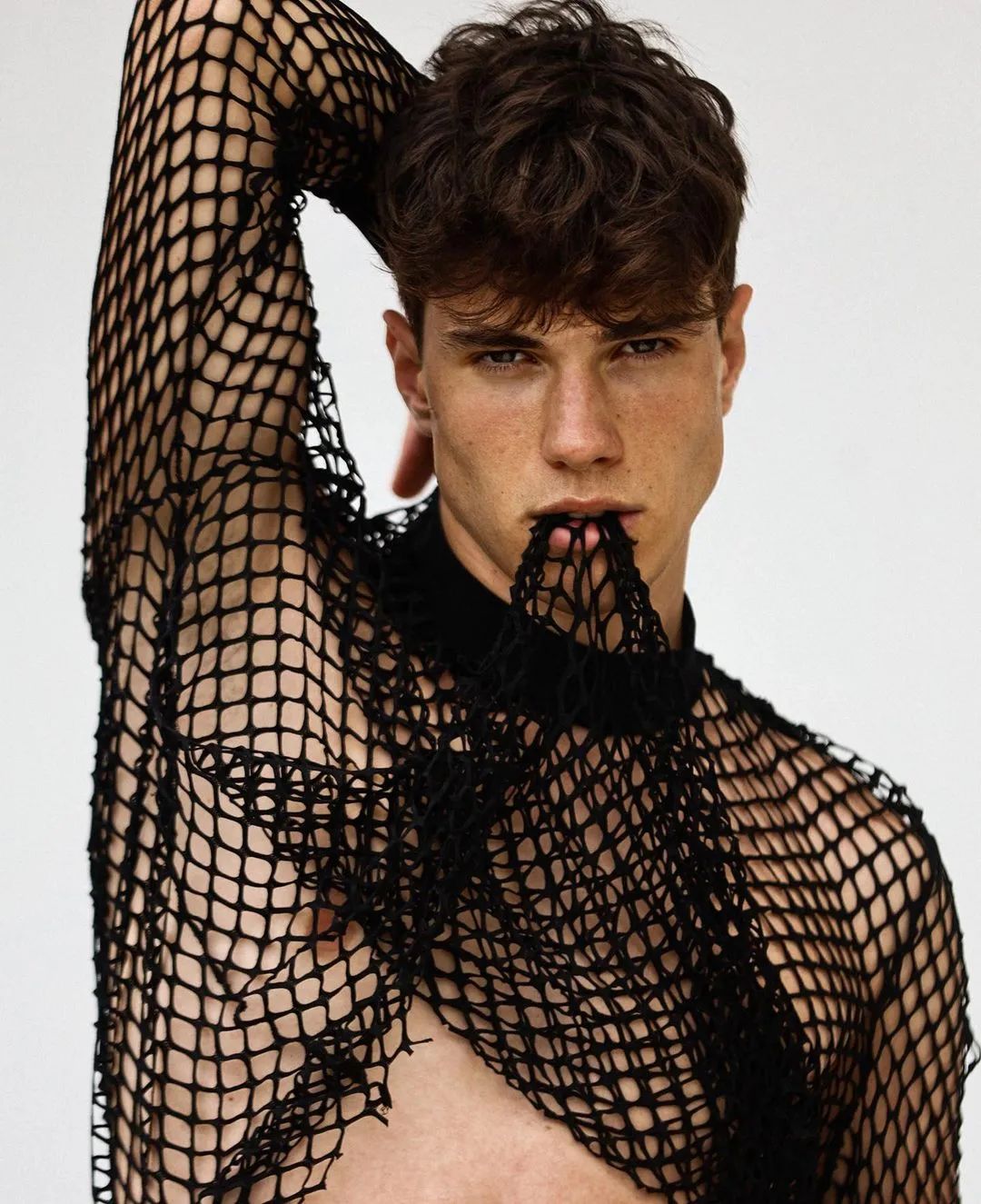 189cm“天使男模”官宣4胎，网友麻了：他才25岁啊？！