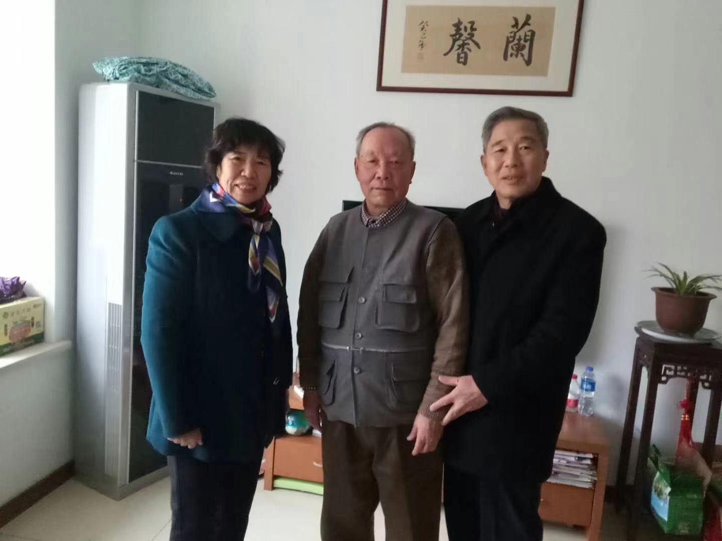 唐山大地震的军人感人瞬间,寻找河北唐山大地震牺牲战友