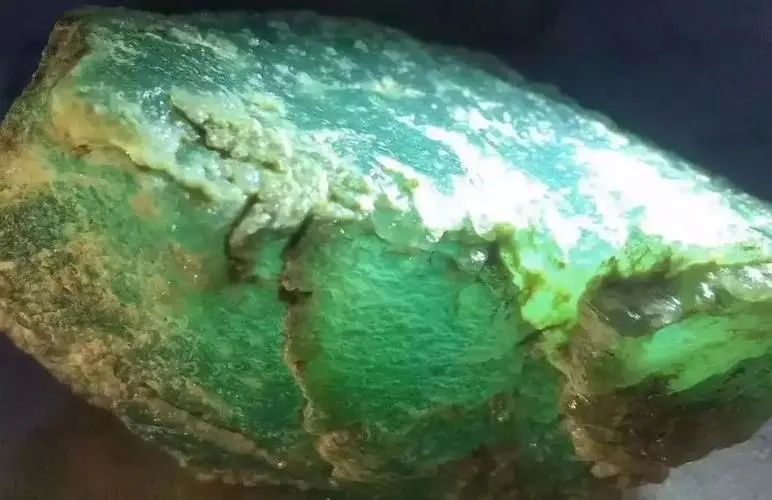 315曝光的翡翠原石直播间,315翡翠原石直播捡漏