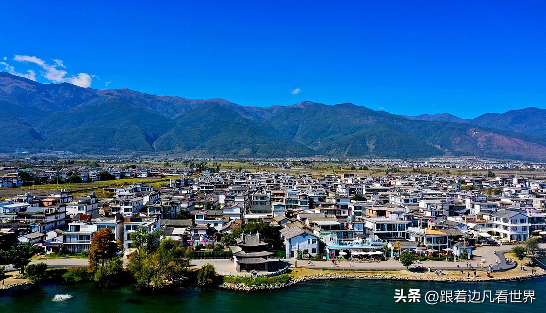 洱海风景白族民居画,云南大理洱海白族民居