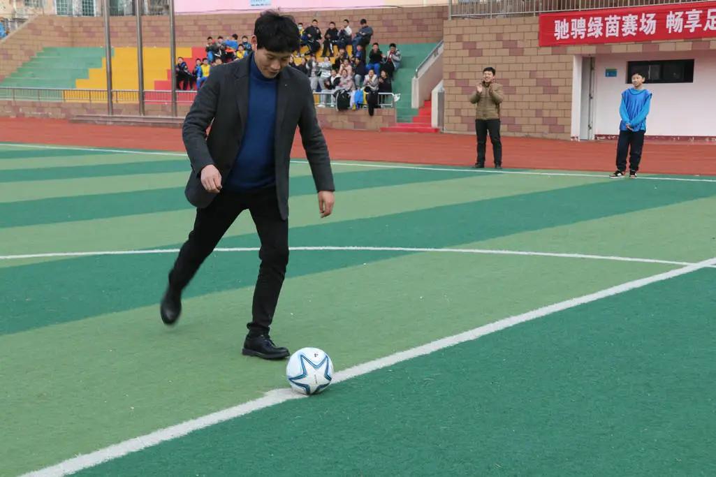 滕州龙泉街道中心小学足球队,龙泉市2019年中小学足球比赛