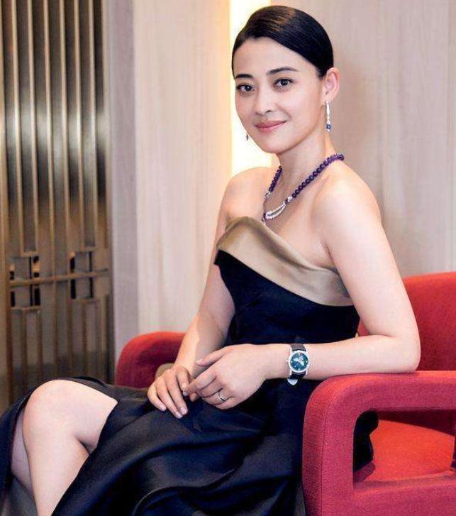 梅婷鄢颇离婚因为谁,梅婷和鄢颇度过了七年的婚姻生活